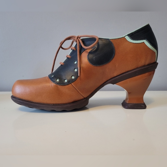 Fluevog Kitschy Kitschy Boom Boom Viv Low-heeled Leather Lace-up, VGUC, Size 8.5 - Picture 7 of 11